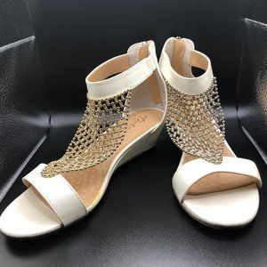 Thalia Sodi Tibby Sandals with great chain and crystal detail Size 7.5